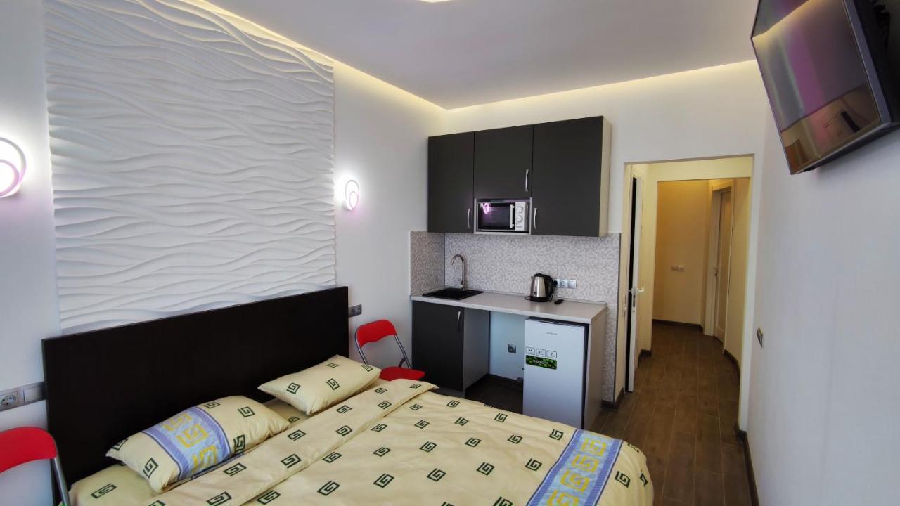 Rybalsky Studio Apartment Dnipro View Киев Экстерьер фото