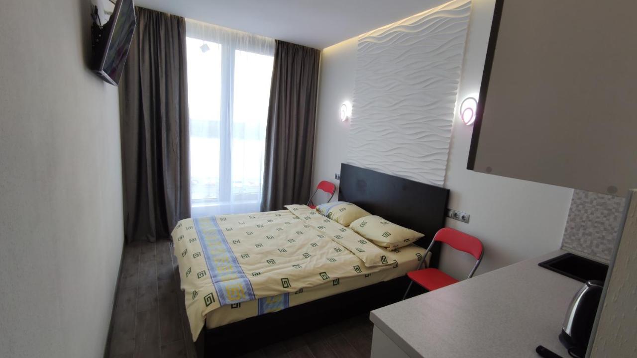 Rybalsky Studio Apartment Dnipro View Киев Экстерьер фото