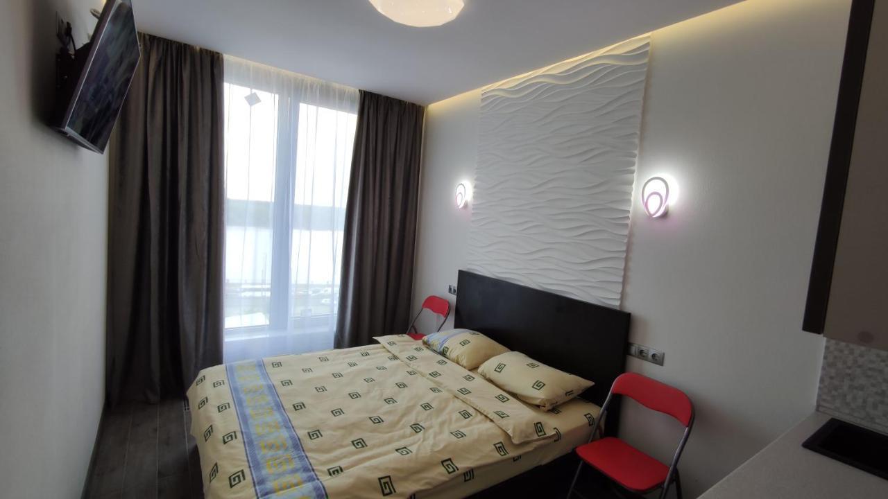 Rybalsky Studio Apartment Dnipro View Киев Экстерьер фото