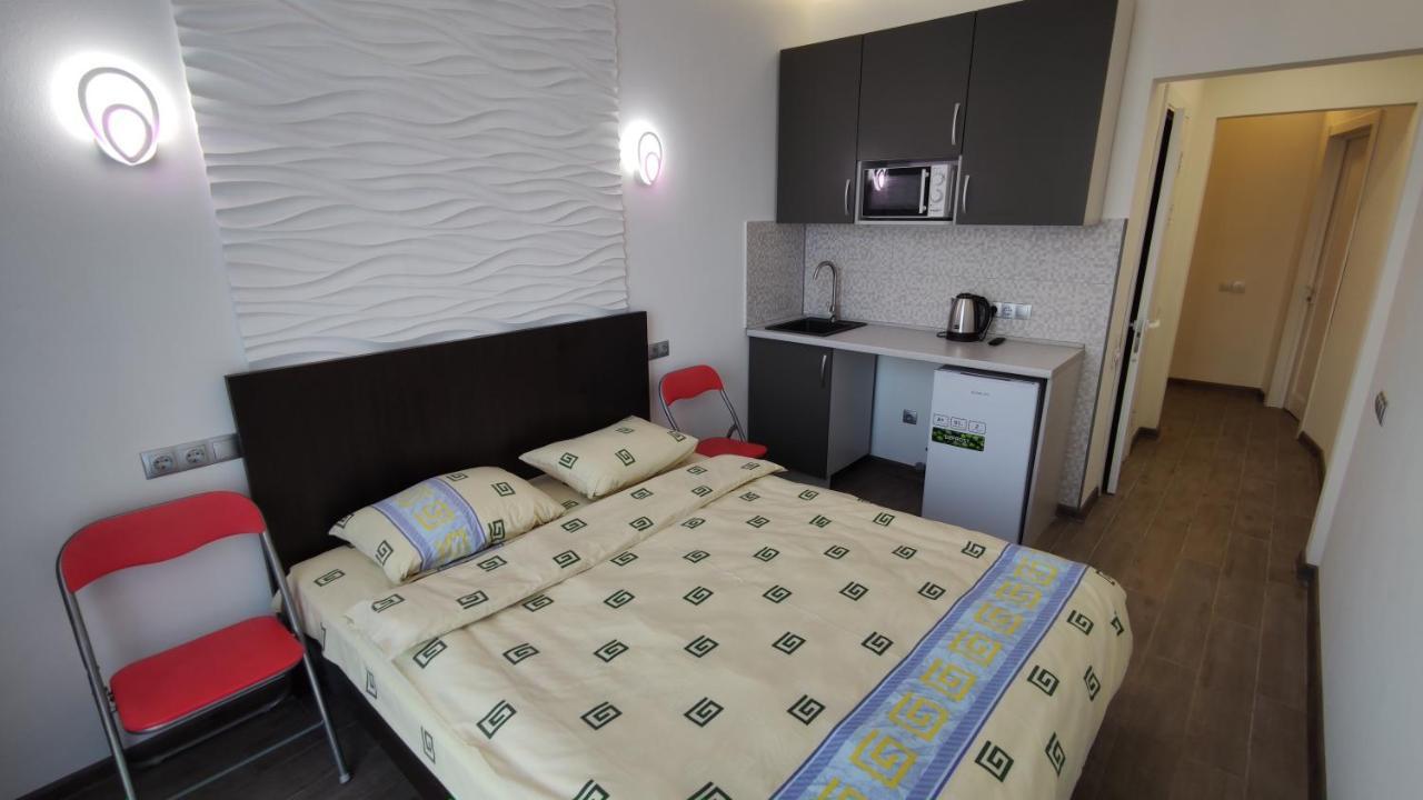 Rybalsky Studio Apartment Dnipro View Киев Экстерьер фото