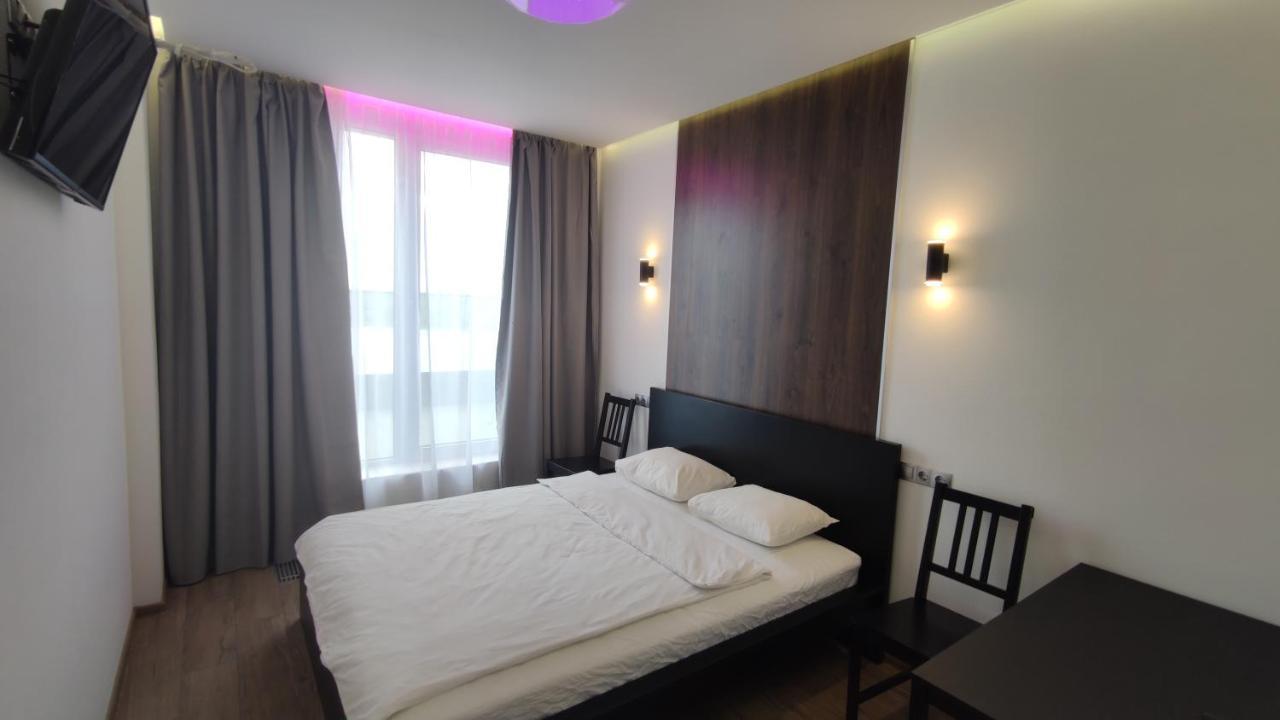 Rybalsky Studio Apartment Dnipro View Киев Экстерьер фото